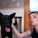 Mulher com o seu cão